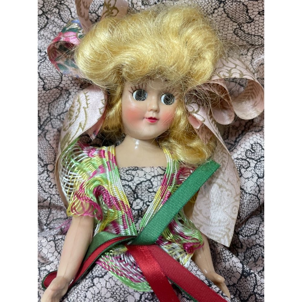 Vintage Continental Doll Sleepy eyes 8.5" Hard Plastic 1950's - Picture 1 of 4
